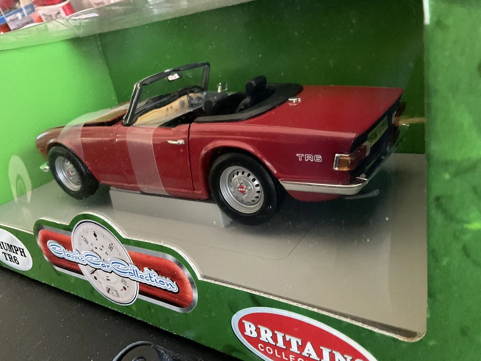 ERTL Gran Bretaña Coleccionables 1:18 Triumph TR6 Rojo Nuevo en Caja Foto 4 de 4