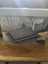 Panini Maker: Press Grill, 750W Power, Non-Stick Plates, Double Sided Heat.  CWC