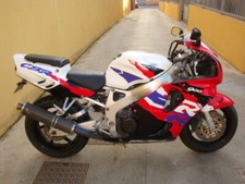 HONDA CBR 900 RICAMBI VARI MOTORE CARENE FORCELLA CERCHI MARMITTA SELLA PEDANE