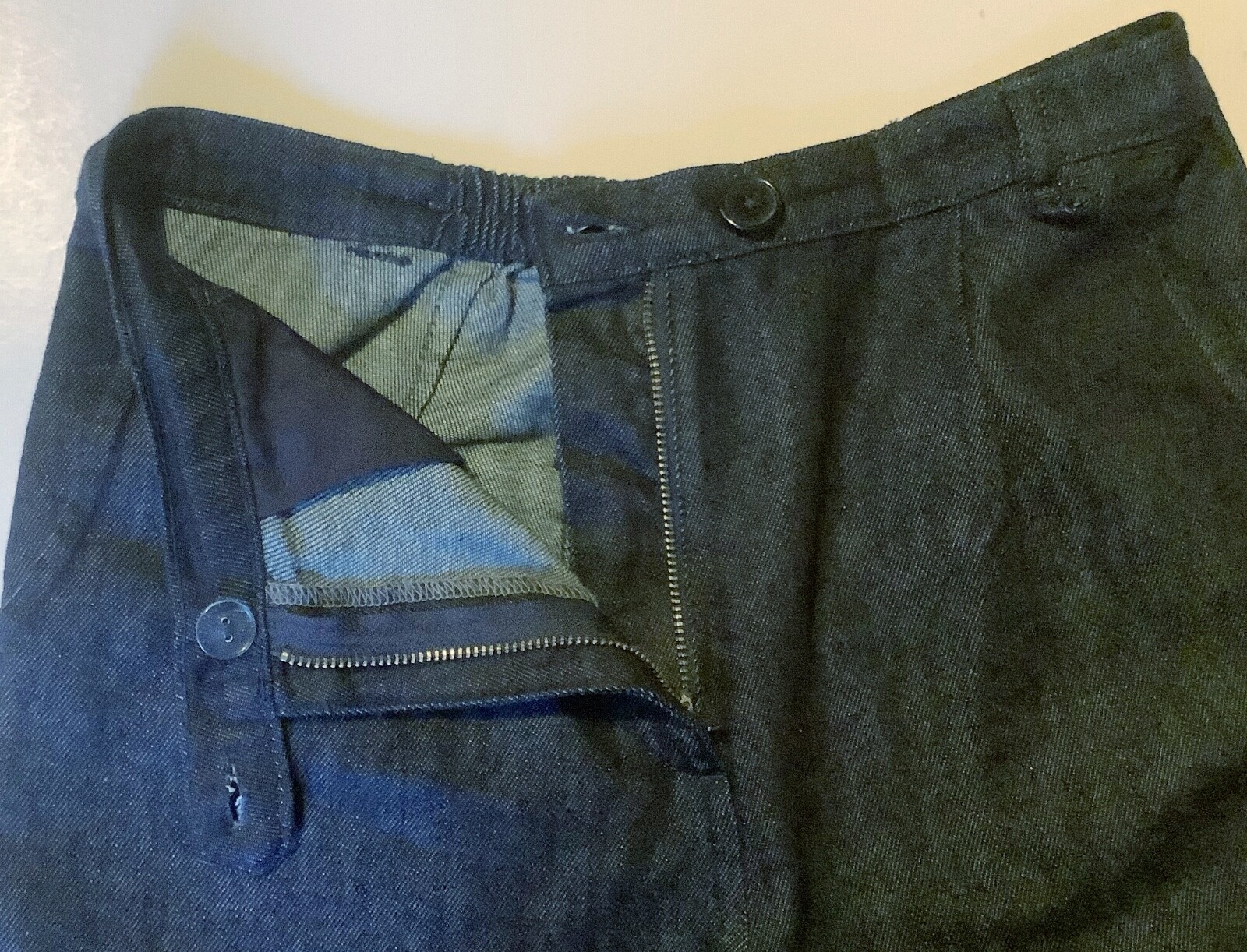 SEASALT UK 10 Marsland Tapered Trousers. Dark Indigo Wash Denim