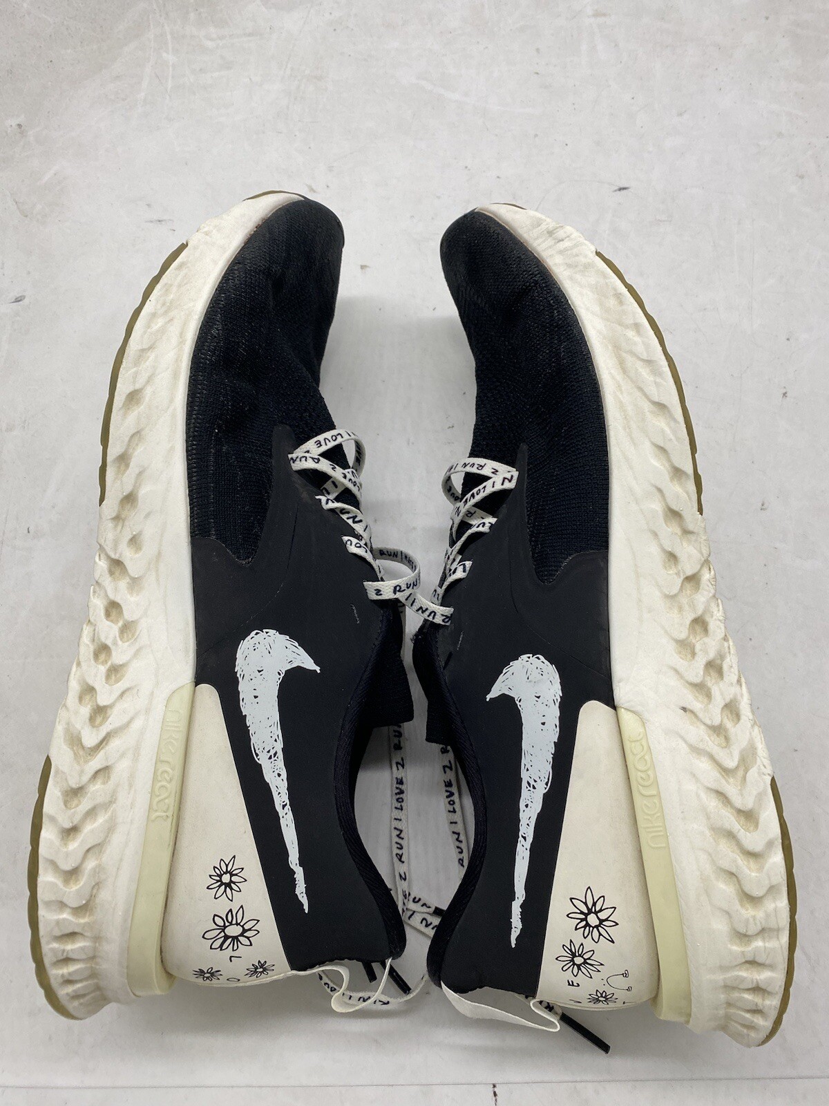 nike odyssey react nathan bell