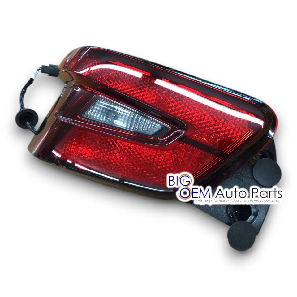 Luz trasera lateral del conductor Chevrolet Trax 2024-2026 nueva OEM 42905695 Foto 3 de 4