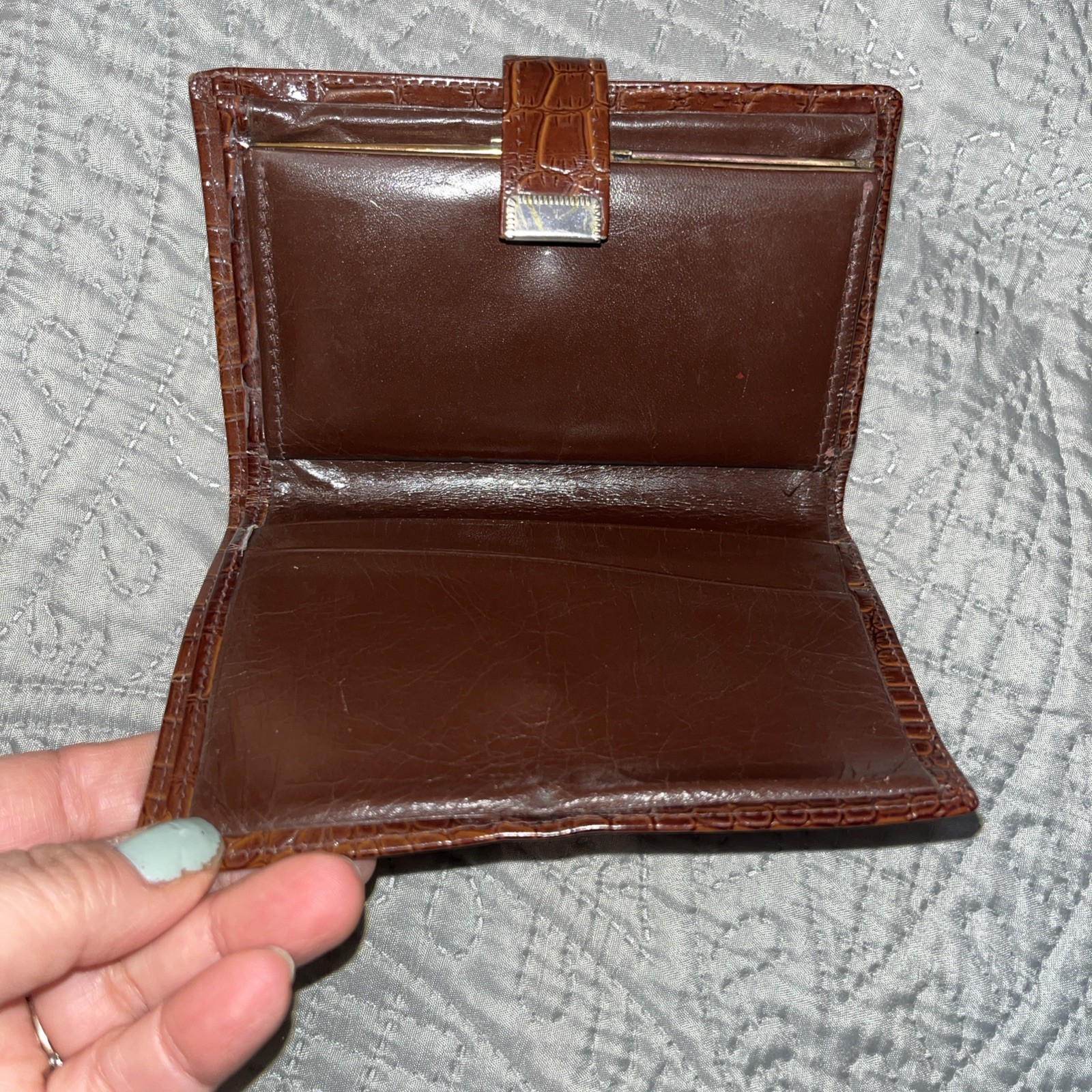 Croc Embossed Bifold Wallet Women Snap Closure Medium Size Cardovan Brown