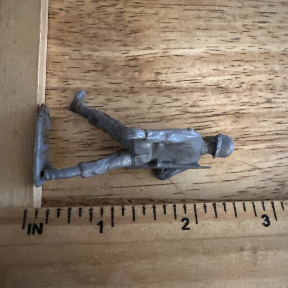 Lote de 19 figuras de acción del ejército de infantería de Estados Unidos de colección Marx GRIS OSCURO hombres del ejército Foto 3 de 4