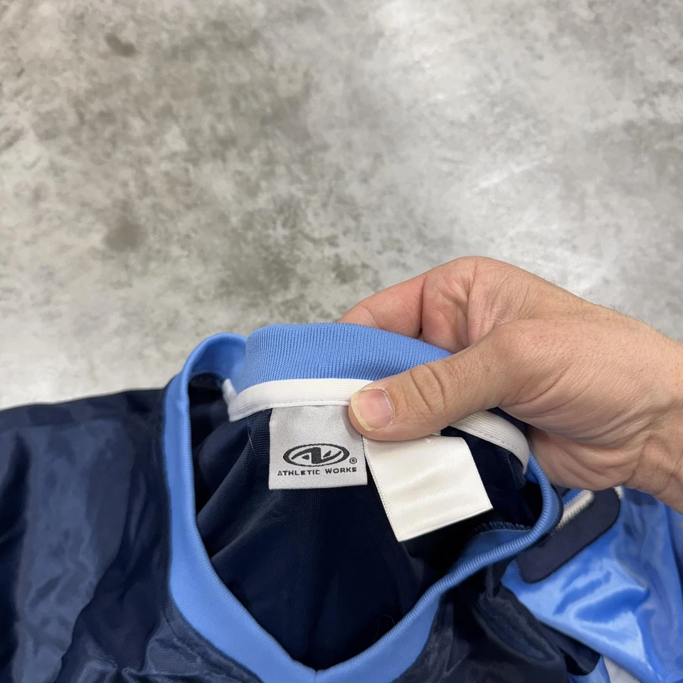 Camiseta deportiva de fútbol Athletic Works para hombre grande estilo Fubu y2k hip hop 07 patinador Foto 3 de 4