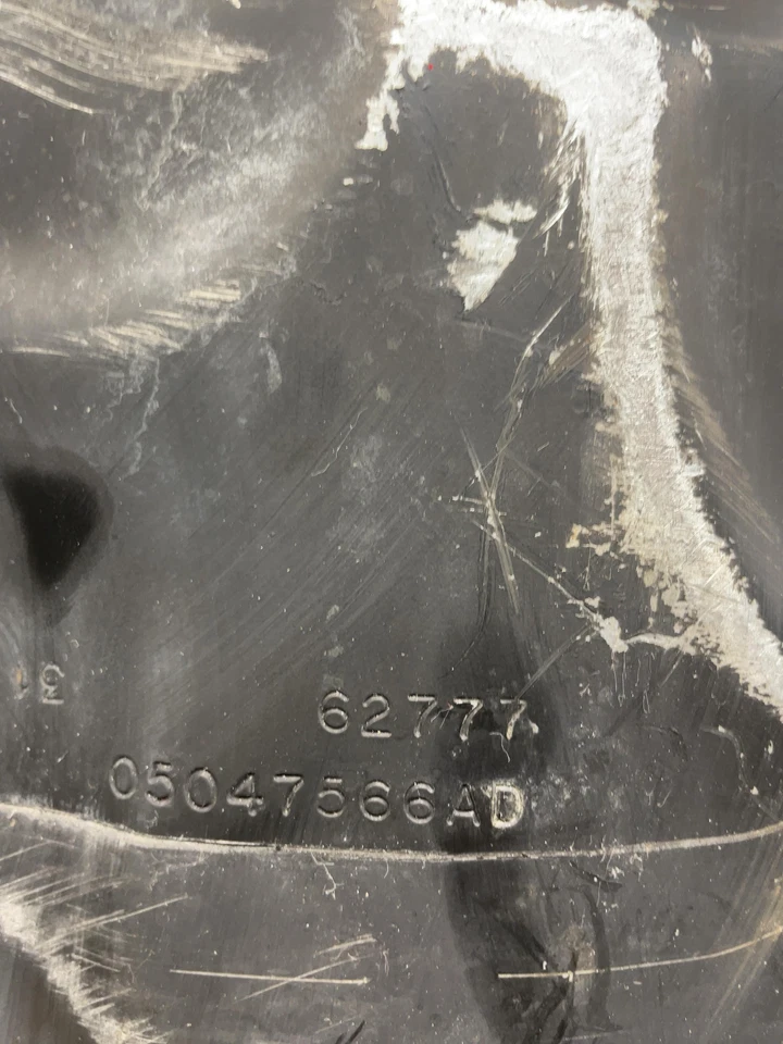 ✅ JEEP BRÚJULA 2022 SARTÉN DE ACEITE PN:05047566AE OEM Foto 2 de 4