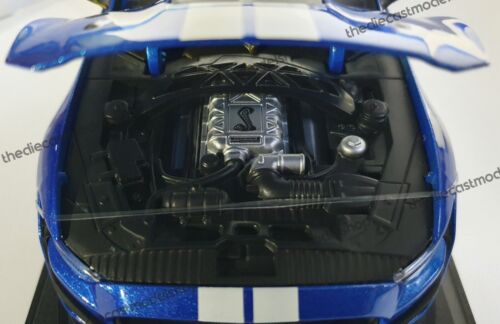 MAISTO 1:18 Scale - 2015 Diecast Model Car - Ford Mustang Shelby GT500 - Blue - Picture 8 of 10