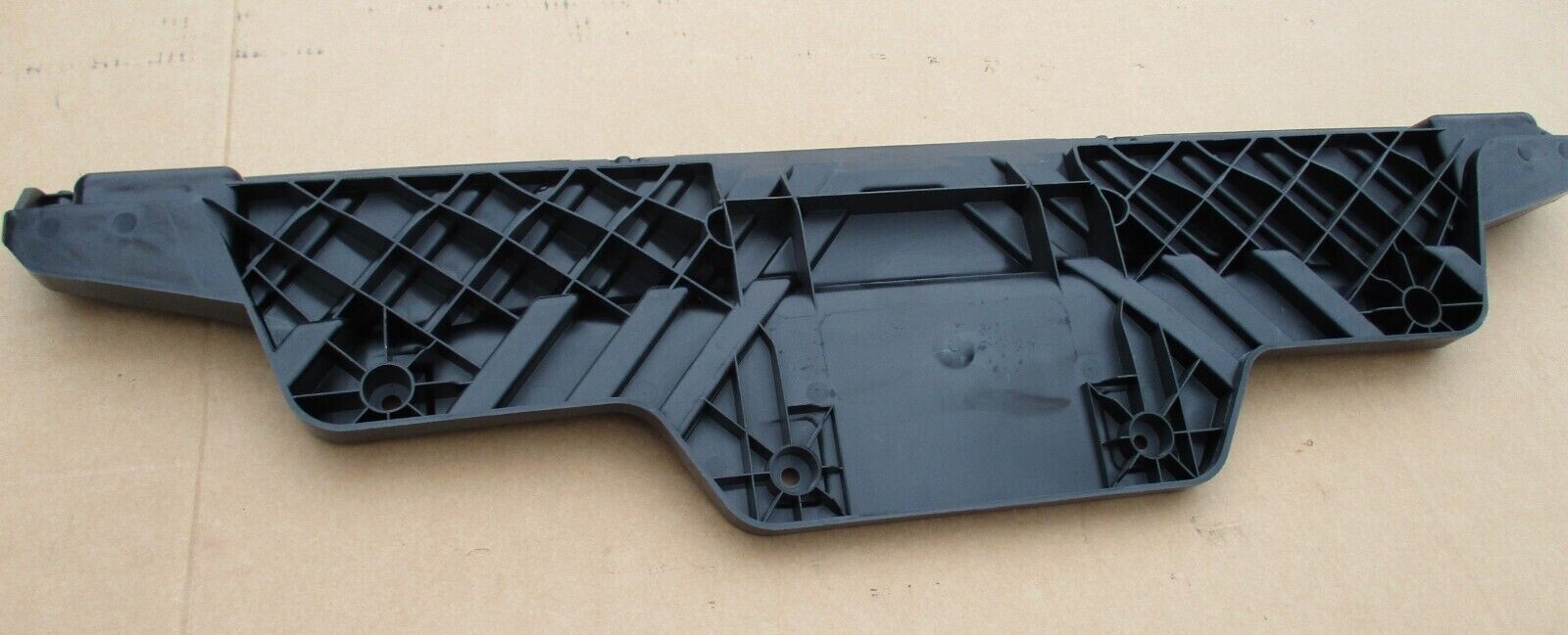 New Genuine Bentley Bentayga Rear Bumper Centre Holding Strap Bracket 4M0807329