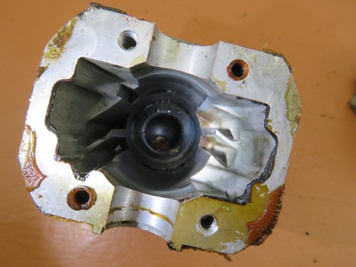McCulloch Mac 3200 Chainsaw OEM Cylinder - Picture 11 of 12