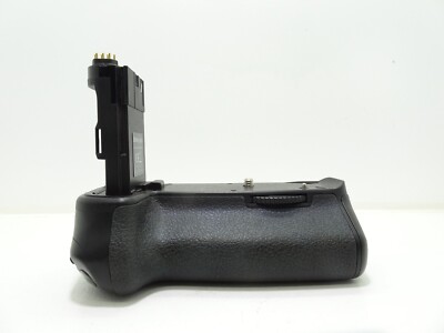 Canon BG-E21 Battery Grip for EOS 6D Mark II Used Condition.