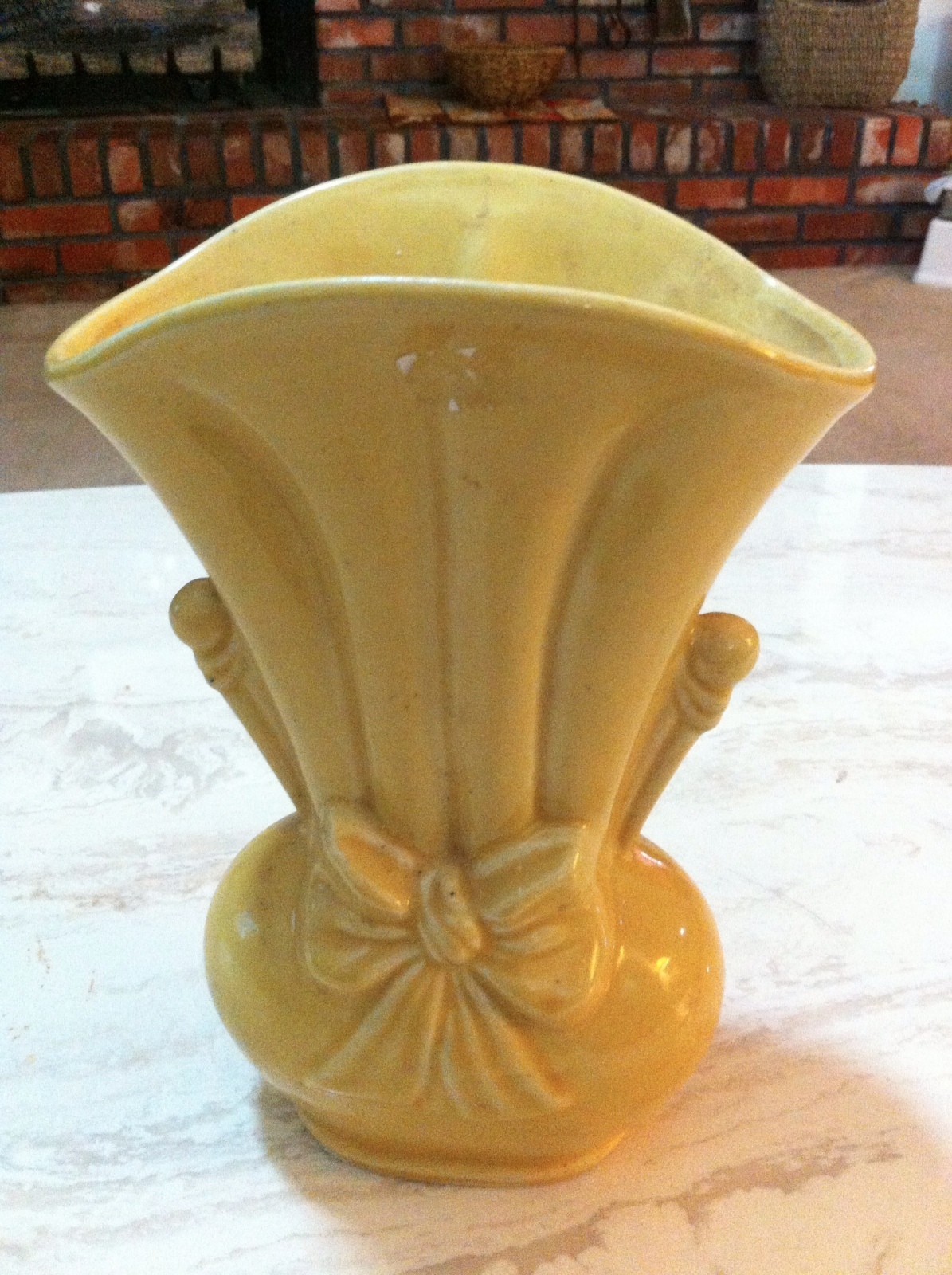 Vintage Shawnee Art Pottery Vase 819 USA Embossed Bow FLOWER VASE eBay