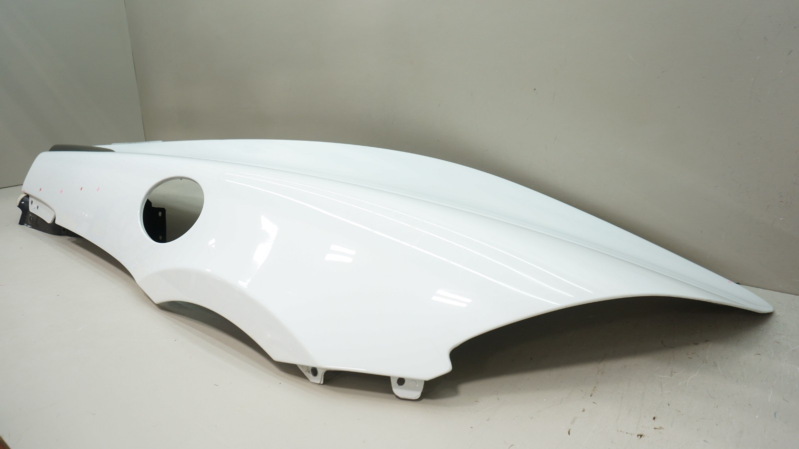 2016-2021 MCLAREN 600LT 570S REAR LEFT DRIVERS SIDE QUARTER PANEL OEM WHITE