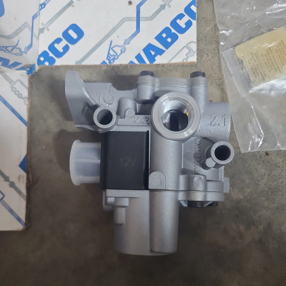4006110030 Abs Modulator Valve Bayonet Style Connector, Includes Bol for Wabco - Image 4 of 4