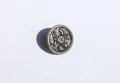 Bouton Ancien Vintage Argenté à Pétales - Pour Blazer, Costume, Veste - Occasion, Origine France