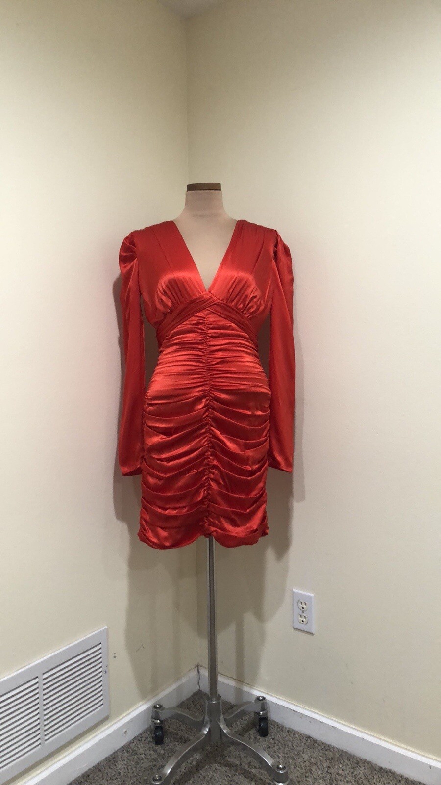 NEW NICHOLAS Gathered Party Dress Size US 6 Scarlett Red Ruched Long Sleeve image 2