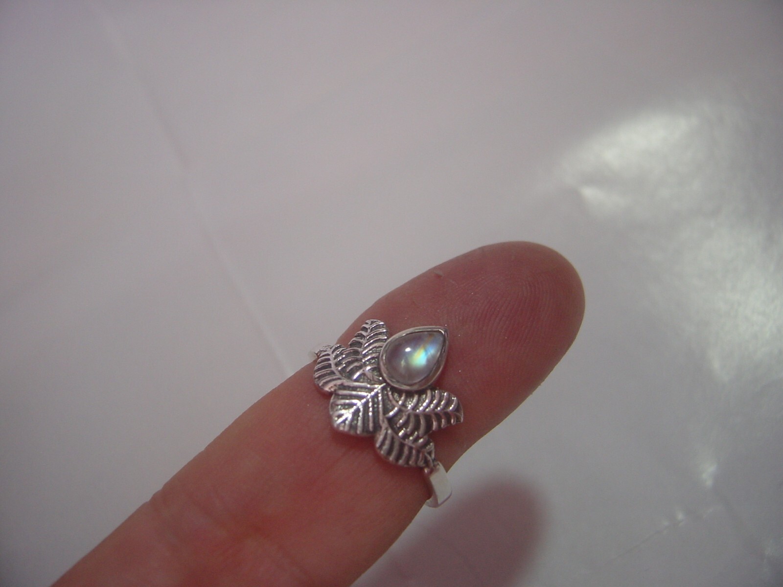 VINTAGE Solid thick Silver Ring -unusual lotus le… - image 10