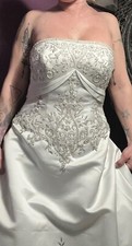 This Is A Magnificent New White Strapless Wedding Dress with Long Train ..