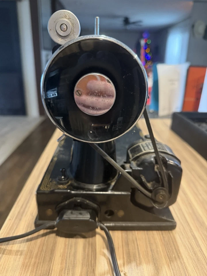 Máquina de coser Singer "School Bell" 1934 peso pluma Foto 3 de 4