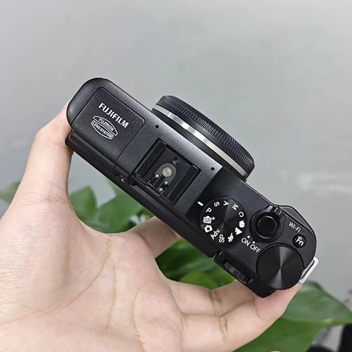 Fujifilm X-M1 X Series Digital Camera Body Only 16.3 MP 1080p HD Video Recording - Picture 6 of 10