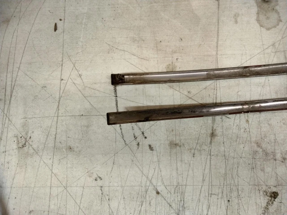 1962 to 1980 MG MGB Front Fender Molding Trim Right and Left Sides Lot A - Image 2 of 4