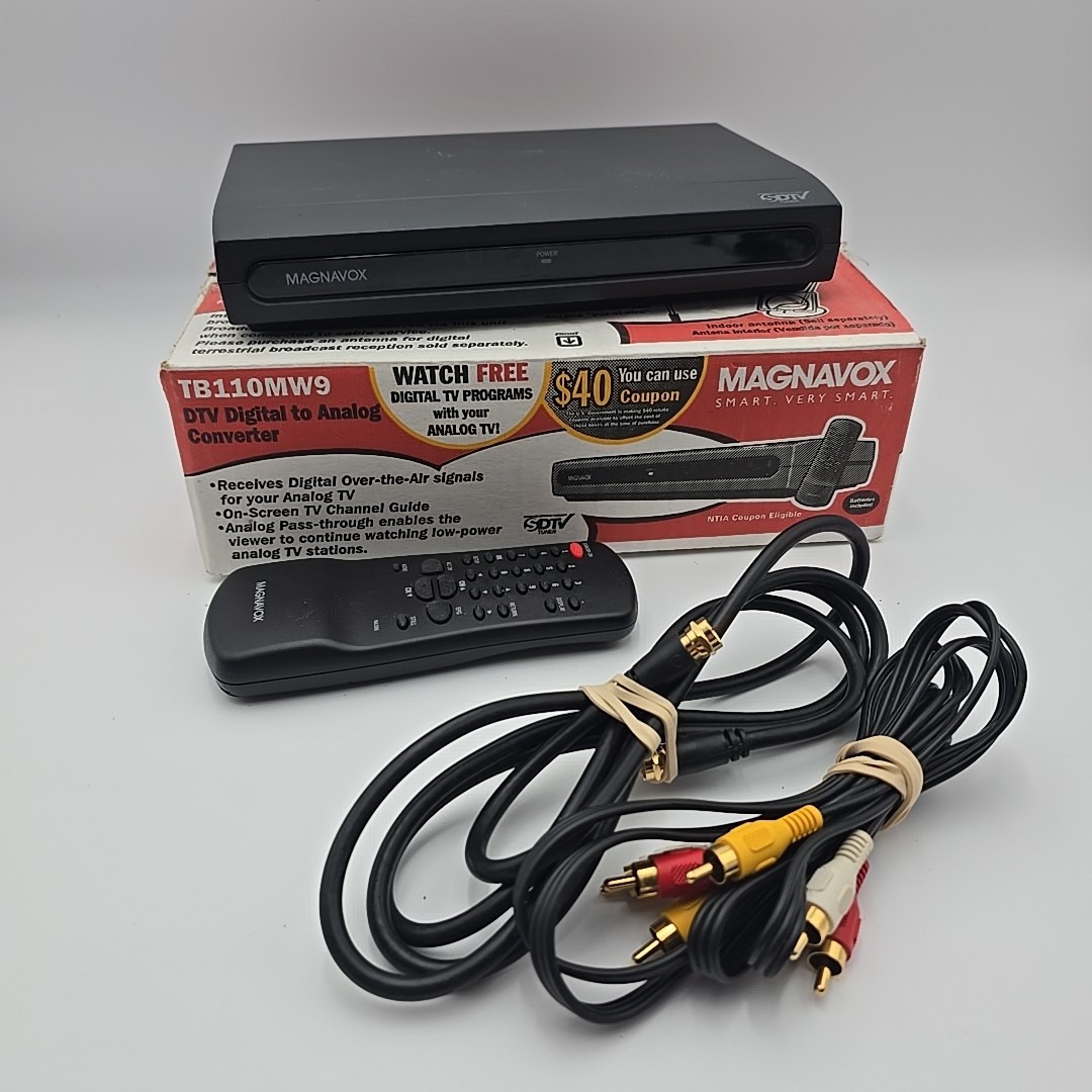 Magnavox DTV Digital To Analog TV Converter TB110MW9 NEVER USED In Box W/ Remote