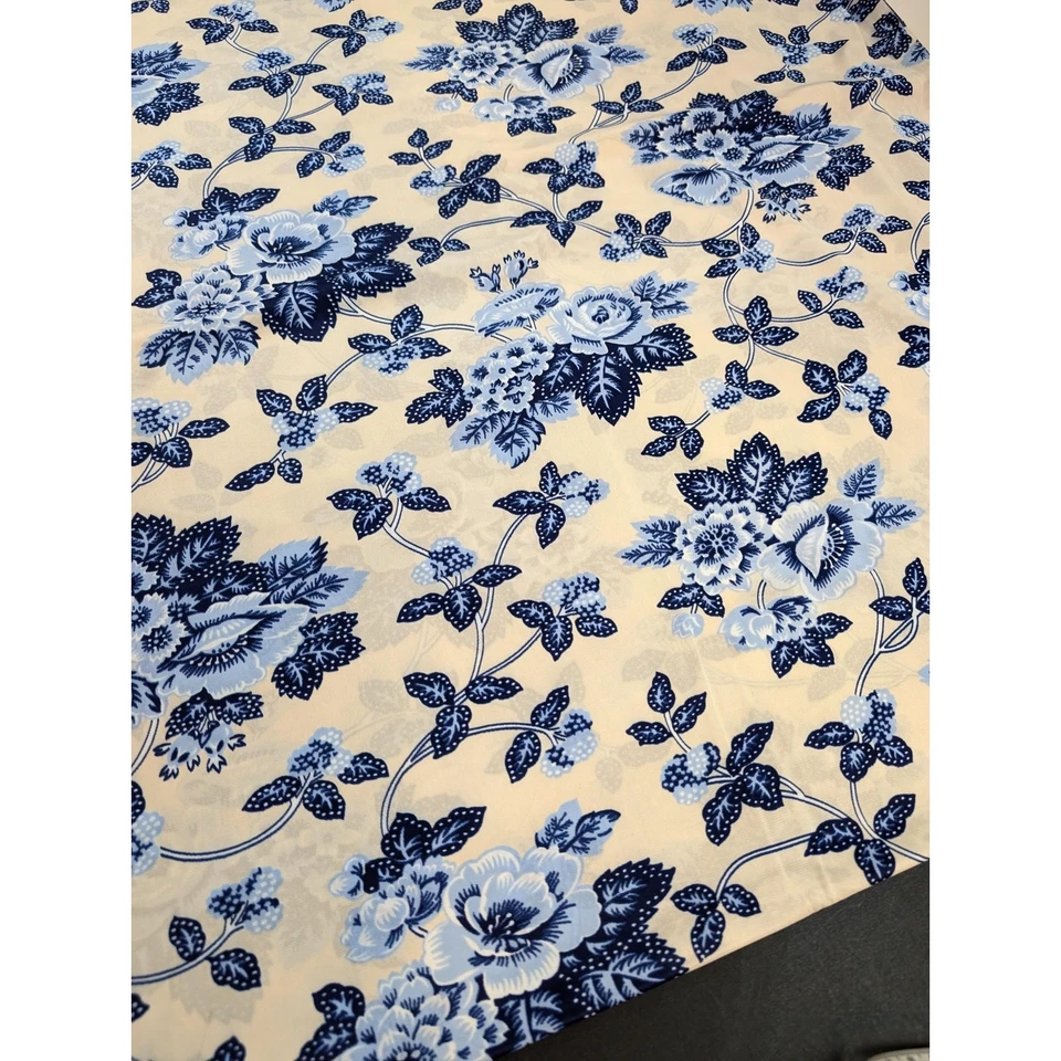 Vintage Sewing Material Fabric Blue Floral Chintz Print Off White Light Knit 4Yd - Image 4 of 4