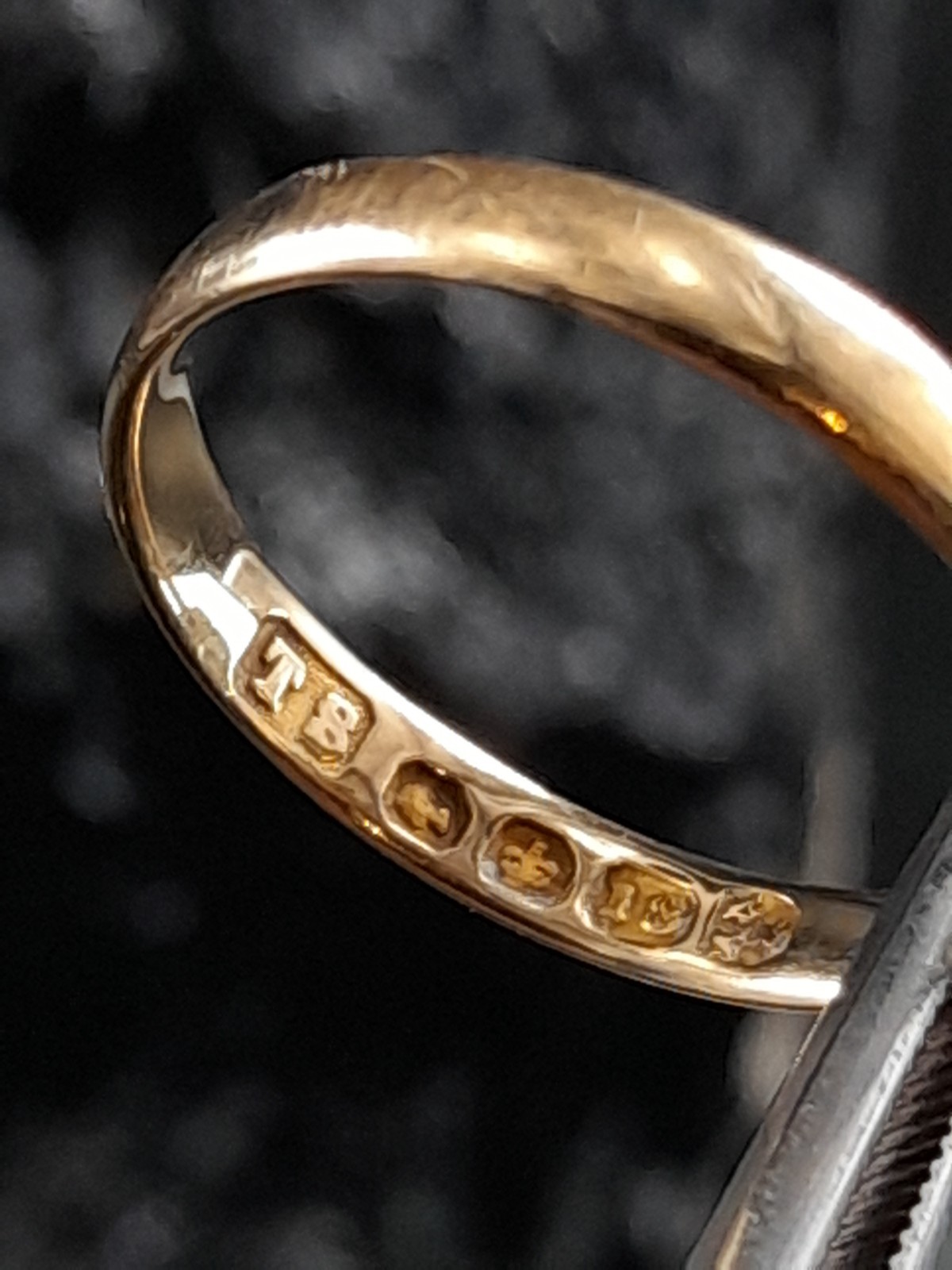 18ct gold Victorian wedding ring original Box Size M, 1.82g Newcastle Assay Rare image 3