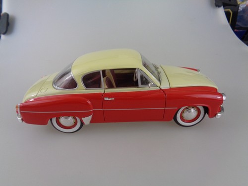 Revell Wartburg 311 Coupé 1:18 Rot Creme (7667) - Bild 4 von 9
