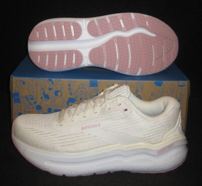 BROOKS GHOST MAX 2 WOMEN'S RUNNING SHOES SIZE 6 B 120420 1B 190 COCONUT MILK NIB
