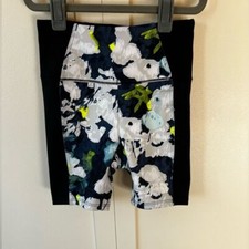 The North Face Kids Girls Bike Shorts Flashdry NWT Size 7/8