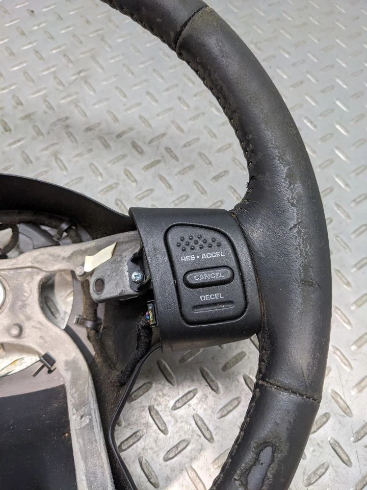 2003 - 2007 Jeep Liberty Leather Steering Wheel (OEM) Black w/ Cruise Co 1143278 - Image 3 of 4