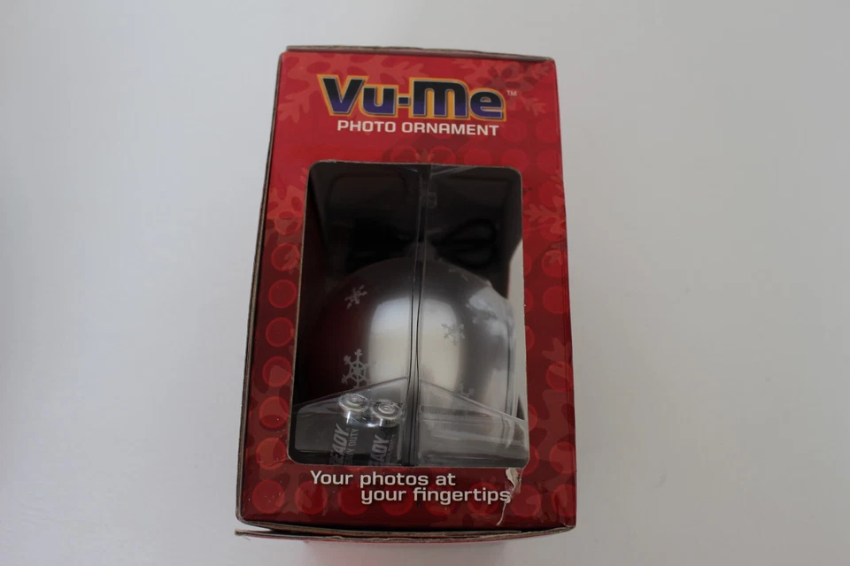 Vu-Me Digital Photo Christmas Ornament 70 Photo Display 1.5" LCD Screen Silver - Image 4 of 4