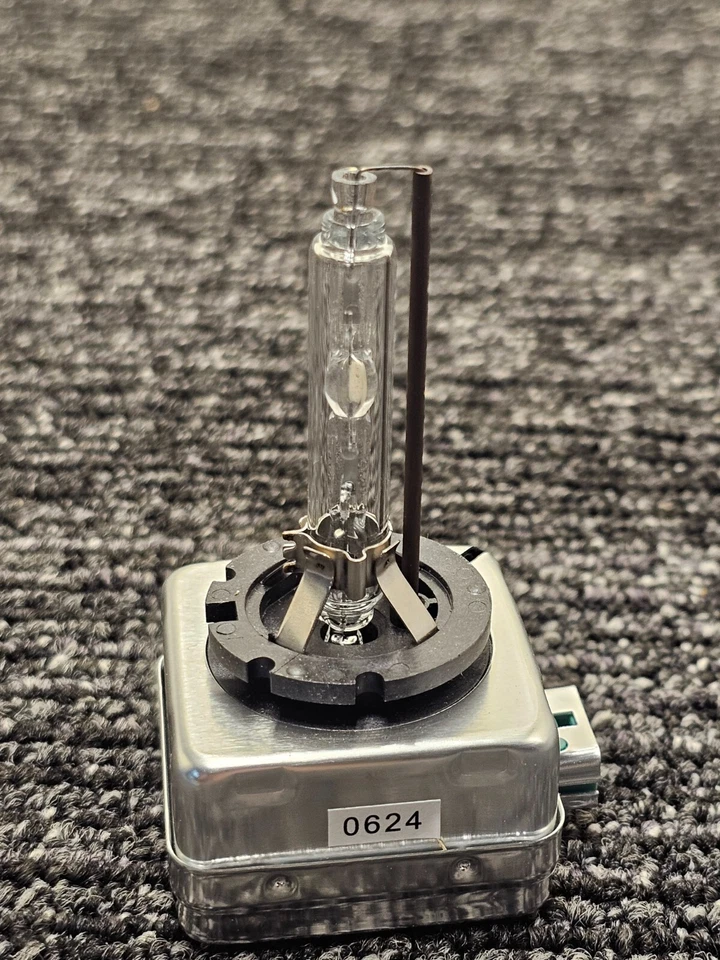 Сменный ксеноновый луч для ксеноновой фары Eiko D3S для некоторых моделей Lincoln/Porsche - Изображение 2 из 4