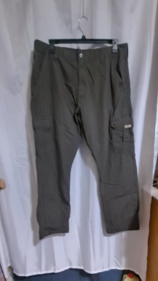 Wrangler Men's Cargo Pants/Jeans Size 38X32 Dark Green