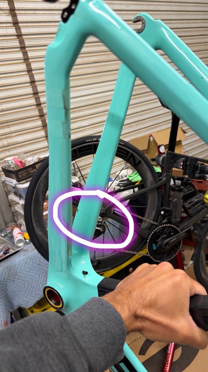 DAMAGED• Bianchi Oltre XR4 Carbon Aero Rim Brake Frameset 55cm