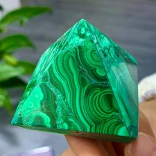 104G Natural malachite Pyramid Chakra Treatment Energy Stone Generator Spiritual