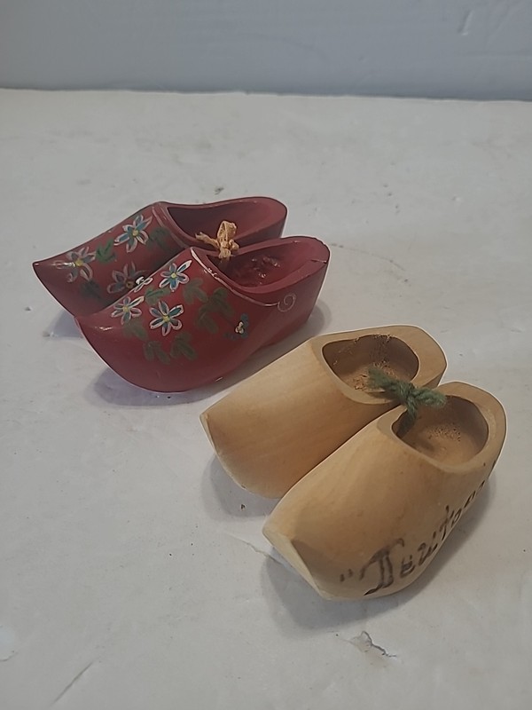 2 Pair Mini Miniature Dutch Clogs Wooden Shoes Holland Vintage 3" Collectible