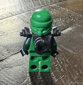 LEGO NINJAGO: NRG Lloyd 2X (9574) Used Complete RARE Figure 3 Cards & spinner