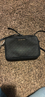 Michael Kors Black Logo Crossbody Bag Zip Closure Detachable Strap Silver