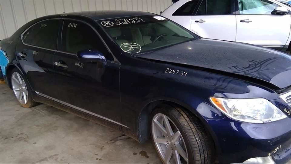 (LOCAL PICKUP ONLY) Rear Bumper With Park Assist Fits 07-09 LEXUS LS460 1168630 Foto 4 de 4