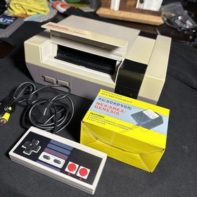 Nintendo NES Gray - Cleaned Tested Fully Working
