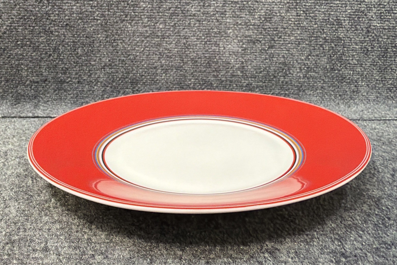 DKNY Lenox Urban Essentials Cherry Red Porcelain 10.5" Pasta Soup Bowl Plates thumbnail 9