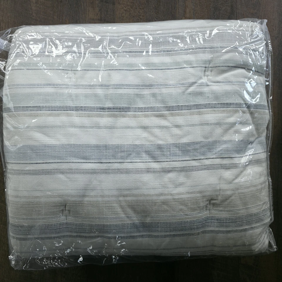 Pottery Barn Clayton Striped Quilt Full Queen New Blue - Image 2 of 2