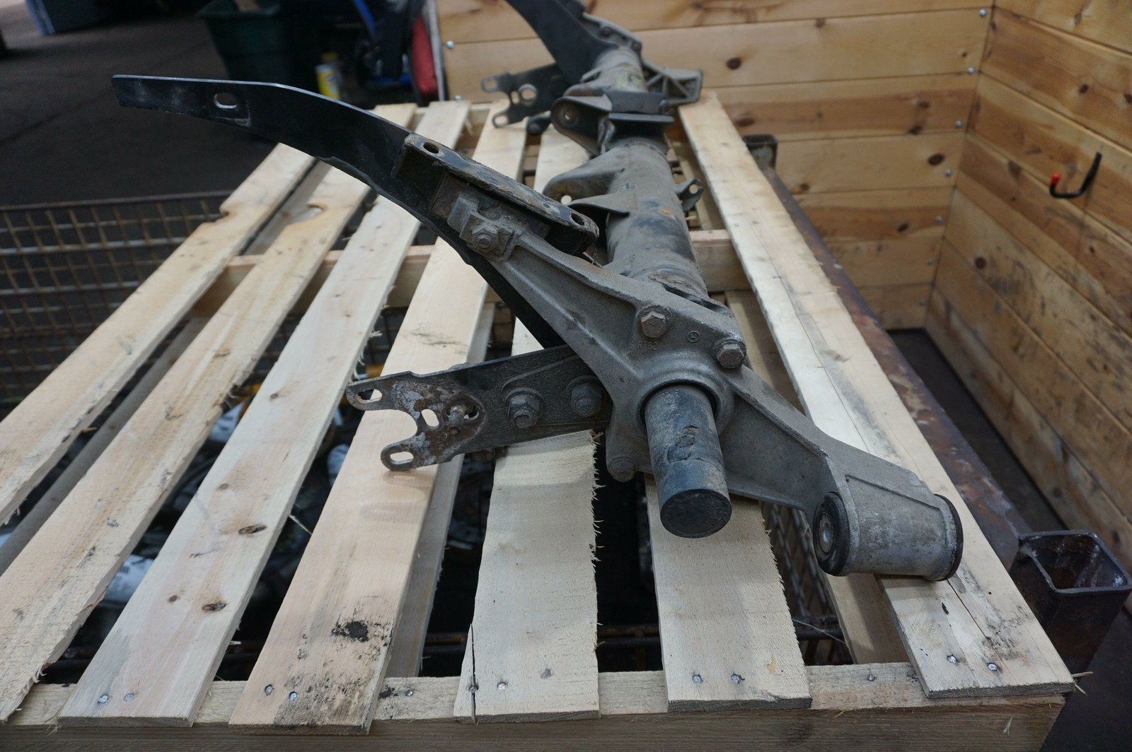 Rear Axle Cross Tube Torsion Bar OEM Porsche 924 19888 944 198591 968