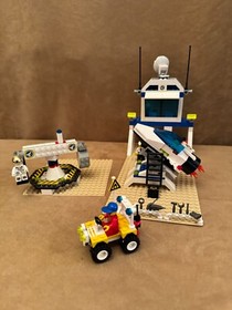 6455 LEGO Complete Town: Space Simulation Station vintage set with instructions