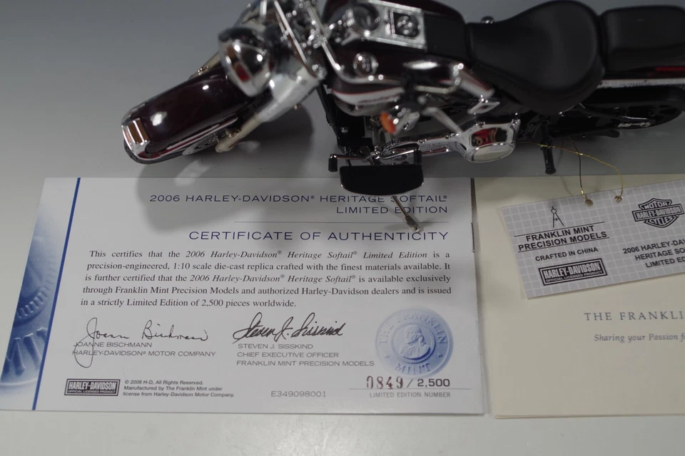 Harley Davidson Heritage Softail Franklin 2006 como nuevo escala 1:10 L.E. EN CAJA CERTIFICADO DE AUTENTICIDAD Foto 3 de 4