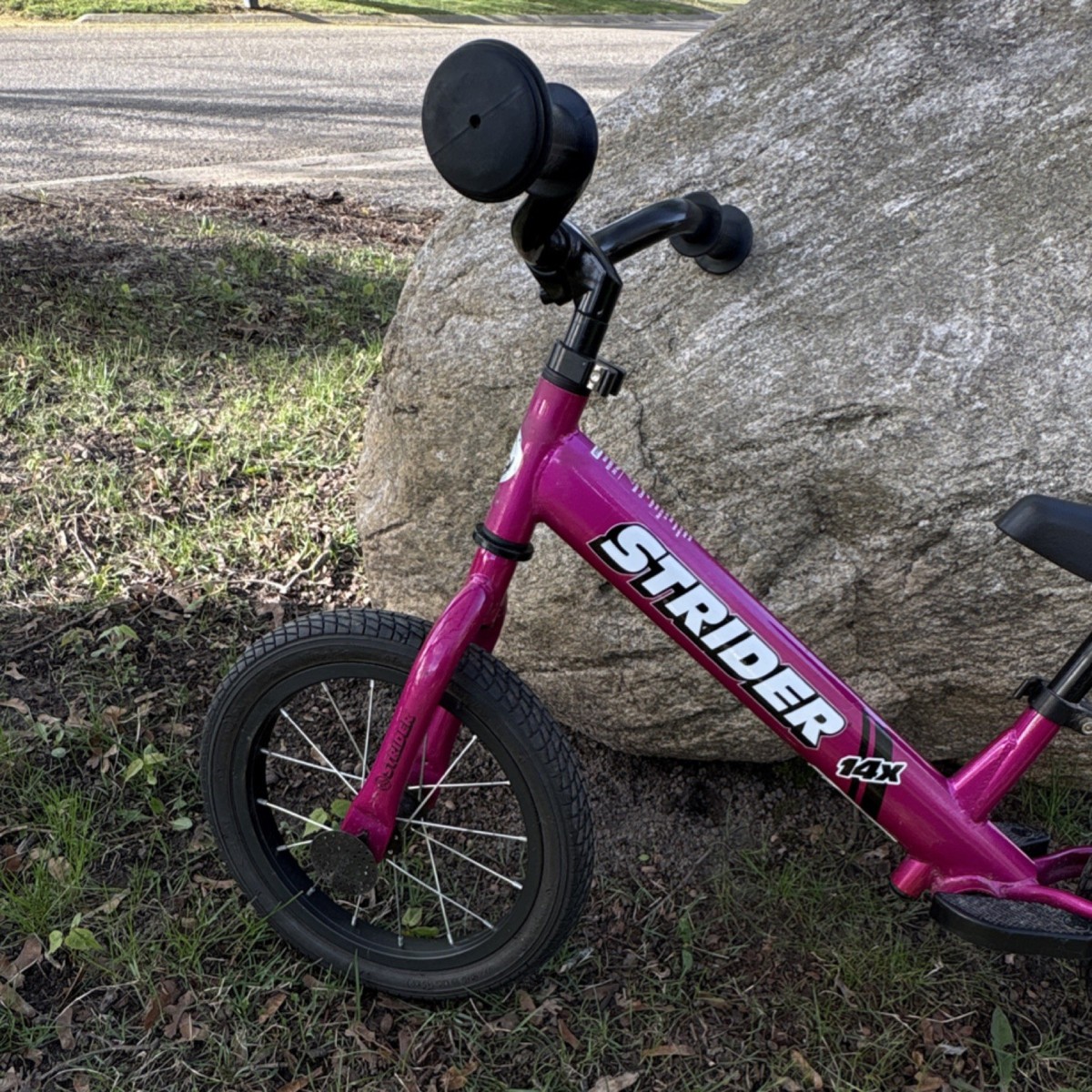 Strider 14x Balance Bike Pink 14in Adjustable Seat Lightweight BMX
