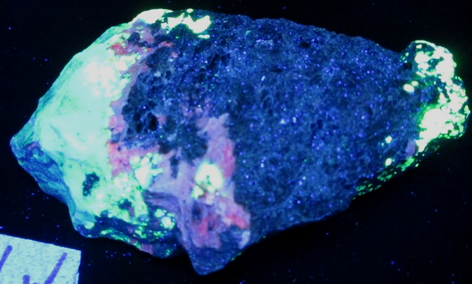 Blue Willemite & Longwave Fluorescent, Bustamite , Franklin, NJ