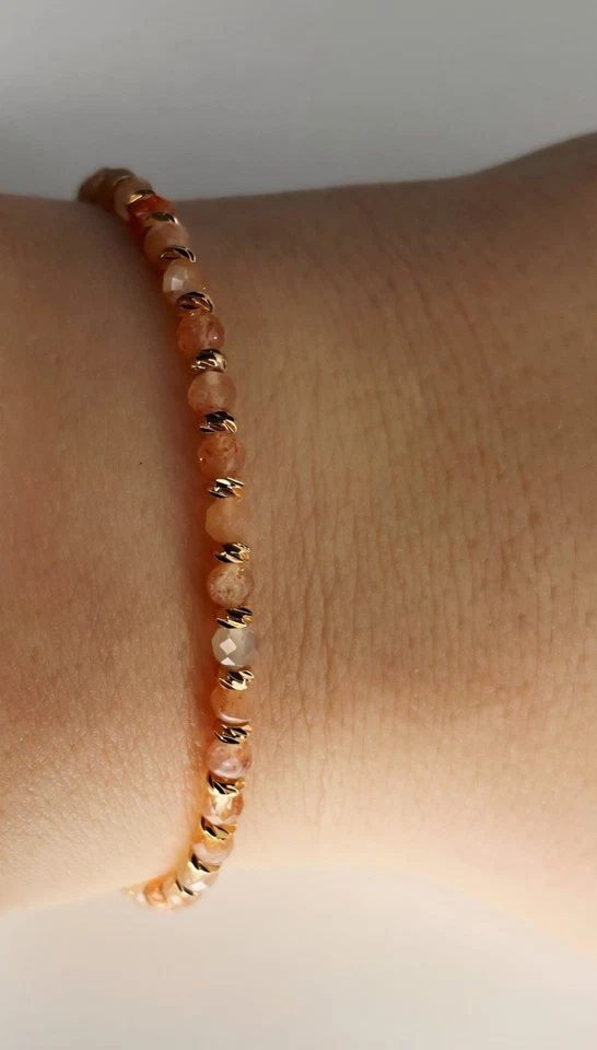 Pulseira requintada de pedra do sol delicada pulseira empilhável de contas de ouro  - Imagem 3 de 3