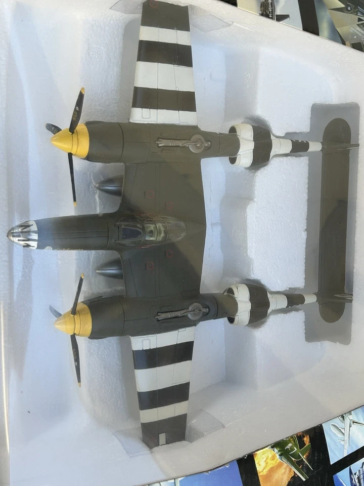 Franklin Mint 1/48 P38 Lightning USAA NIB - Image 2 of 4